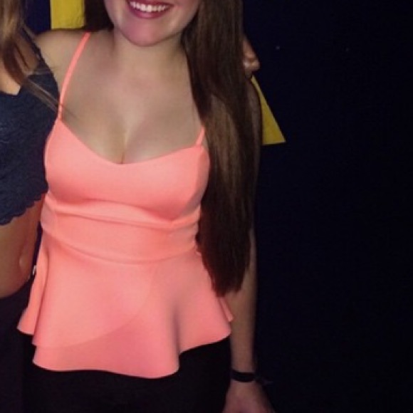 Charlotte Russe Sexy Peach Peplum Top - Picture 5 of 5